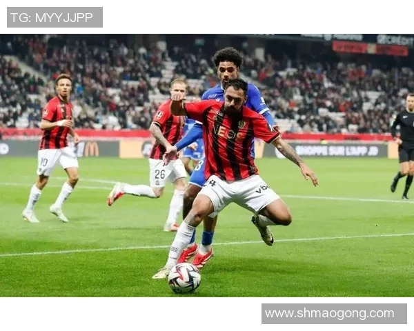 巴黎与里尔的精彩对决回顾与分析全景展现两队的战术与球员表现 巴黎与里尔的精彩对决回顾与分析全景展现两队的战术与球员表现