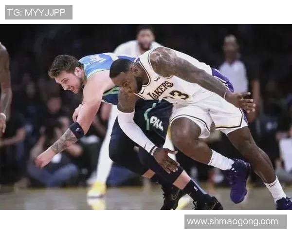 湖人对决热火全场精彩回顾与赛后分析,谁能笑到最后 湖人对决热火全场精彩回顾与赛后分析,谁能笑到最后