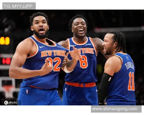 纽约尼克斯与猛龙激战正酣球迷期待精彩对决与绝妙表现