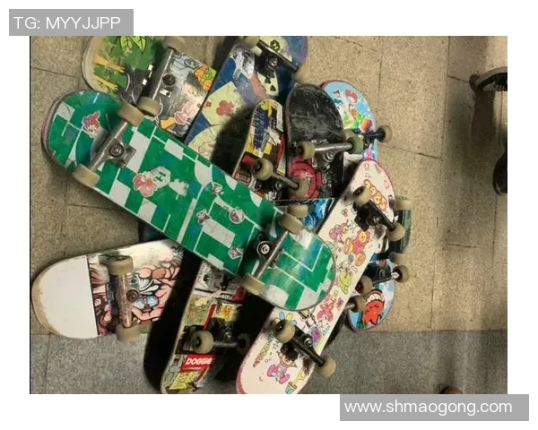 重庆滑板队的技术掌控与失误分析：一场精彩的滑板竞技之旅