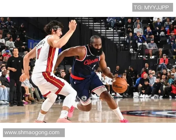 2013年NBA季后赛雷霆与快船激战回顾：经典对决与传奇瞬间的交汇