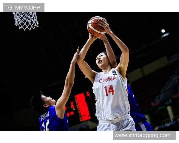 2017年女篮对决菲律宾赛场精彩瞬间回顾与分析